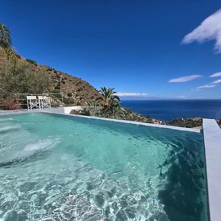 Suite Apartments Branco - Infinity Pool & Sea View - 5 Minuti Dal Centro Taormina Exteriör bild