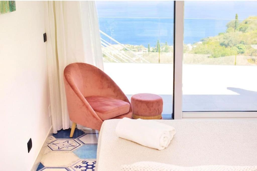 Suite Apartments Branco - Infinity Pool & Sea View - 5 Minuti Dal Centro Taormina Exteriör bild