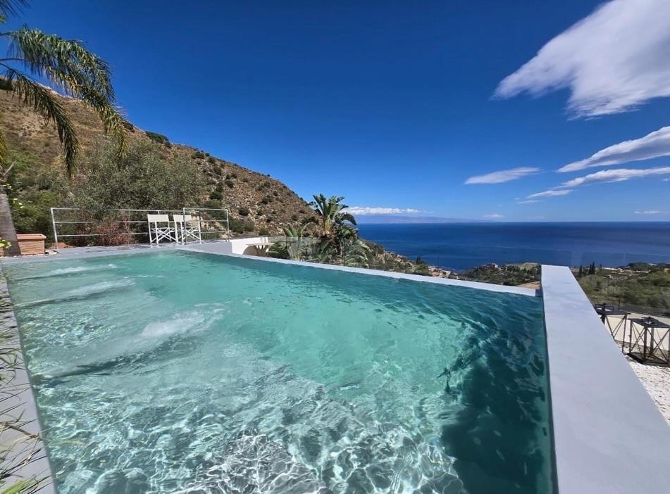 Suite Apartments Branco - Infinity Pool & Sea View - 5 Minuti Dal Centro Taormina Exteriör bild